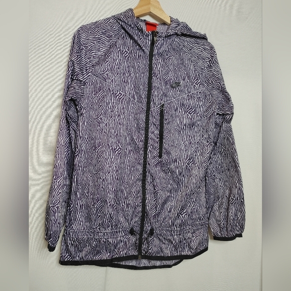 Nike Windrunner Black Light Flash Lightweight Jacket Running Purple M 584791-507 - Picture 9 of 9